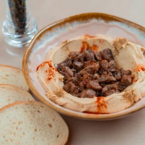 Hummus sa mesom