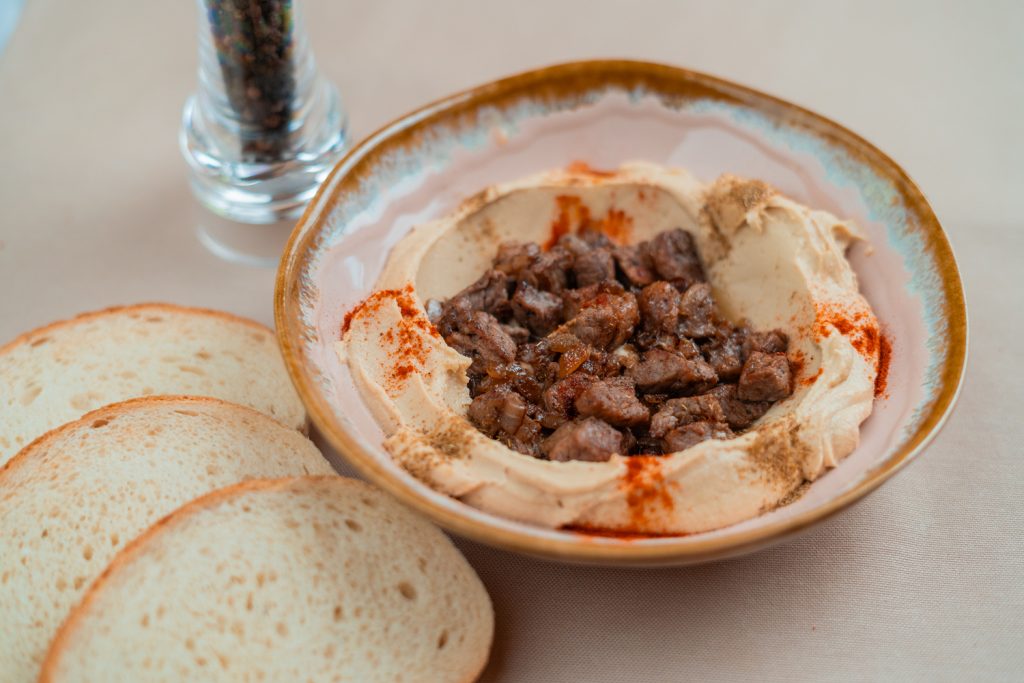 Hummus sa mesom